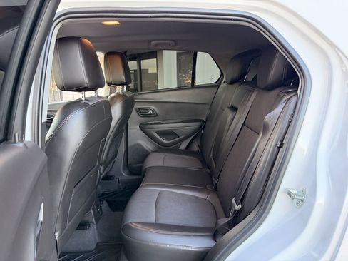 Used 2017 Chevrolet Trax LT w/ LT Convenience Package image 16