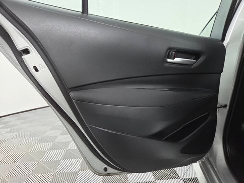 Used 2021 Toyota Corolla LE FWD image 19