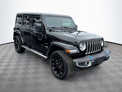 Used 2023 Jeep Wrangler Unlimited Sahara w/ Cold Weather Group image 4