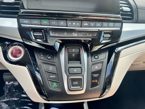 New 2026 Honda Odyssey Touring image 21