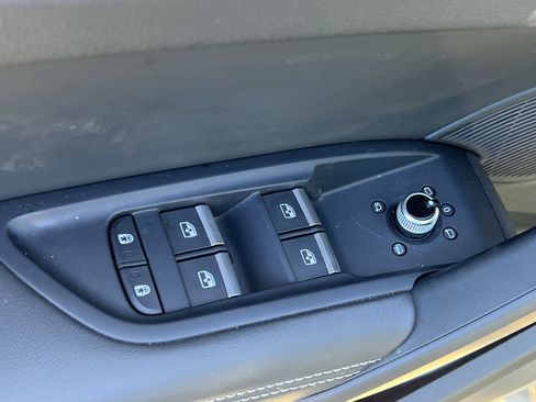 Used 2023 Audi Q5 2.0T Premium Plus w/ Premium Plus Package image 15