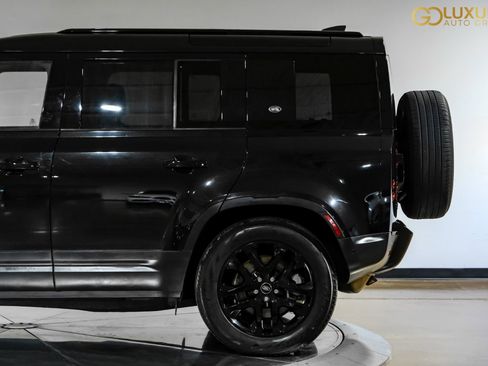 Used 2023 Land Rover Defender 110 SE image 15