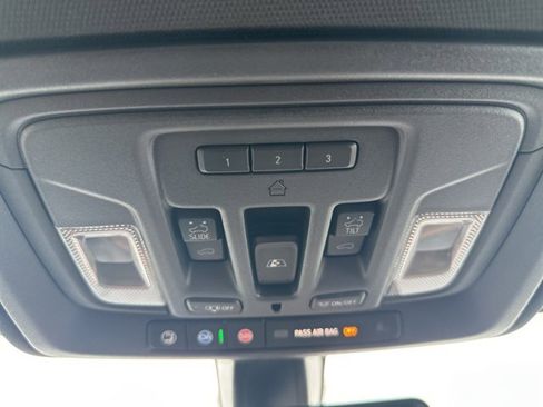 Used 2022 Chevrolet Silverado 1500 High Country w/ Z71 Off-Road Package image 13