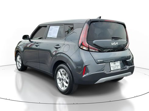 Used 2024 Kia Soul LX w/ Option Group 015 FWD image 3