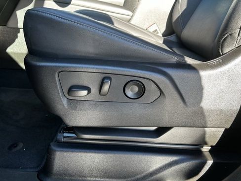 Used 2025 Chevrolet Tahoe Z71 image 15