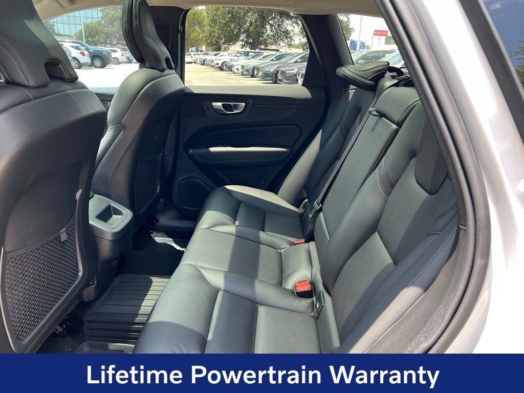 Certified 2024 Volvo XC60 B5 Plus AWD/4WD image 23