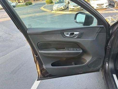 Used 2024 Volvo XC60 B5 Core image 14