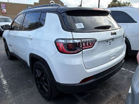 Used 2022 Jeep Compass Latitude FWD image 25