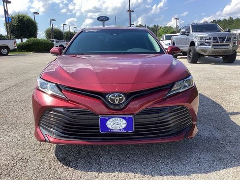 Used 2018 Toyota Camry LE w/ Convenience Package FWD image 2