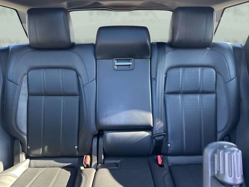Used 2018 Land Rover Range Rover Sport HSE Dynamic image 13