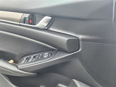 Used 2022 Honda Accord Sport image 14