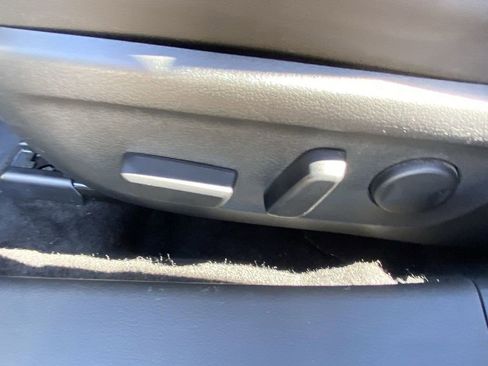 Used 2022 MAZDA MAZDA3 s image 19