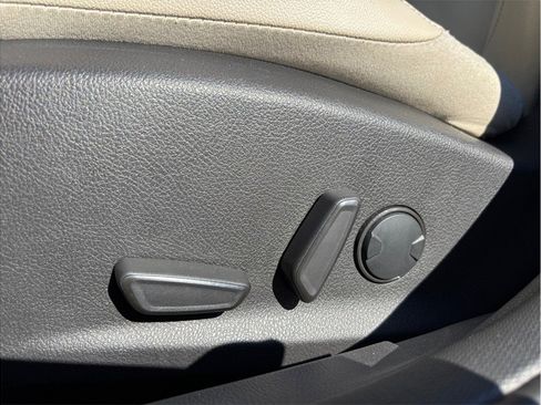 Used 2017 Ford Focus Titanium image 17