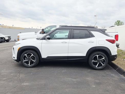 Used 2023 Chevrolet TrailBlazer RS w/ Convenience Package image 2