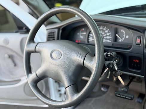 Used 2004 Toyota Tacoma 2WD Regular Cab w/ Enhancement Pkg image 27