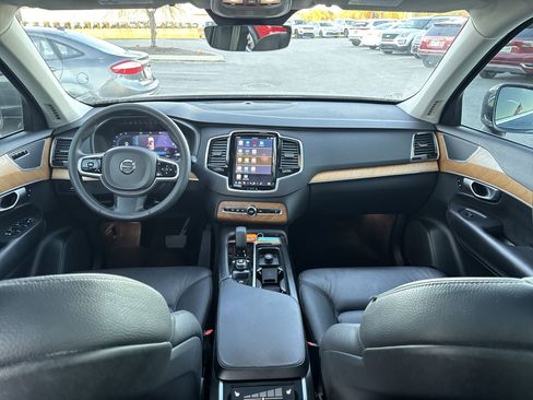 Used 2023 Volvo XC90 B6 Plus image 21