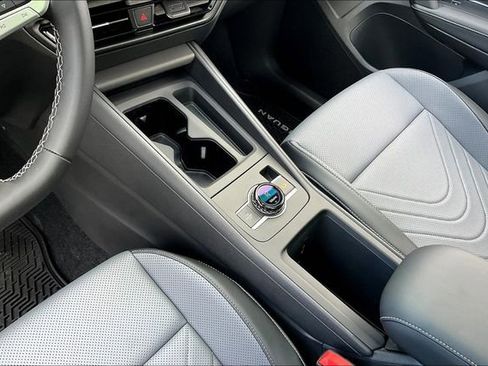 New 2025 Volkswagen Tiguan SE AWD/4WD image 10