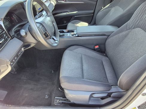 Used 2025 Toyota Camry LE image 16