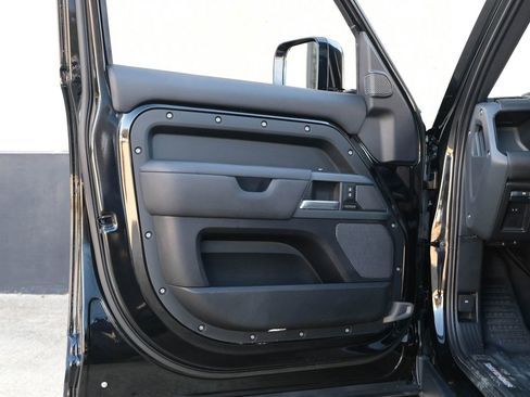 Used 2023 Land Rover Defender 110 X image 19