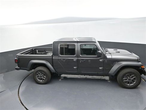 New 2025 Jeep Gladiator Sport image 16