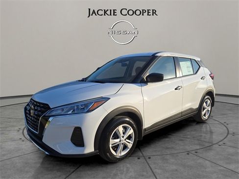 New 2025 Nissan Kicks Play S image 1