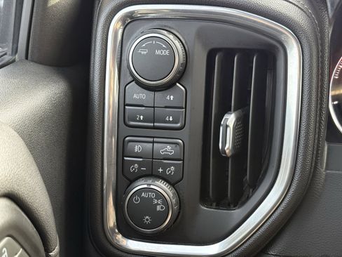 Used 2021 Chevrolet Silverado 1500 LT Trail Boss w/ Convenience Package II image 16