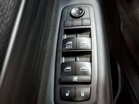 Used 2020 Jeep Grand Cherokee Altitude AWD/4WD image 16