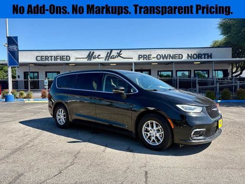 Used 2023 Chrysler Pacifica Touring-L FWD image 1