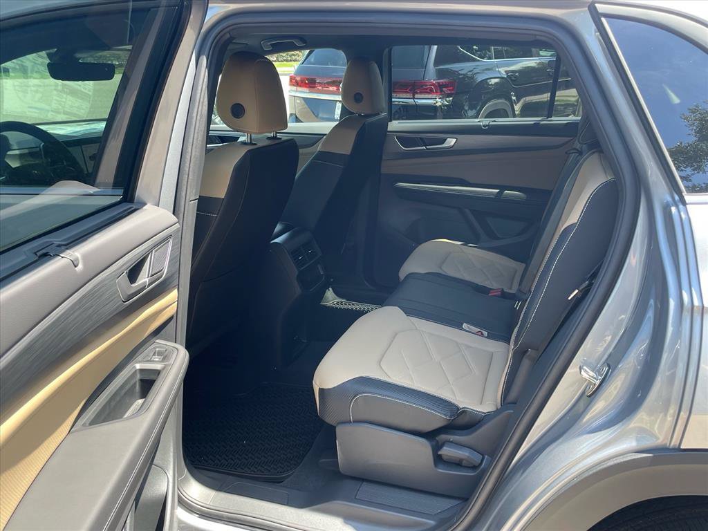 New 2026 Volkswagen Atlas Cross Sport SE FWD image 7