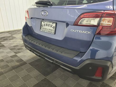Used 2019 Subaru Outback 2.5i Limited AWD/4WD image 19
