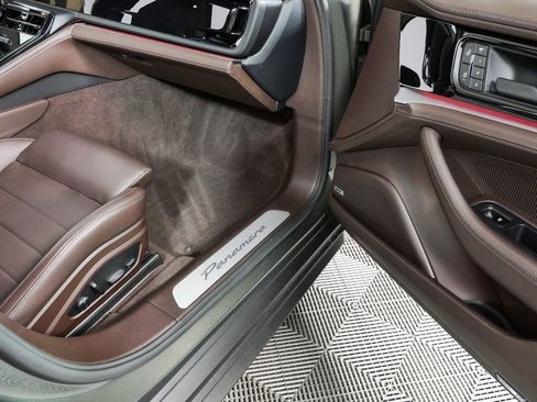 Certified 2025 Porsche Panamera 4 AWD/4WD image 26