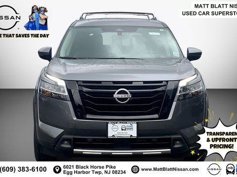 Used 2024 Nissan Pathfinder Platinum w/ Lighting Package (N93) AWD/4WD image 2