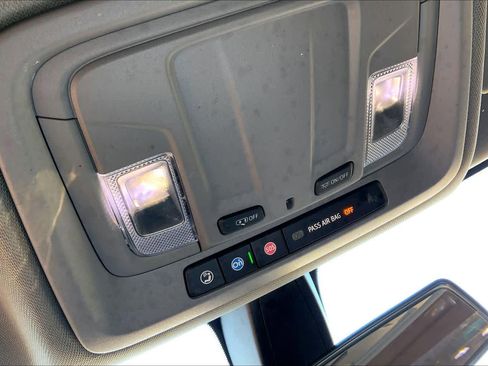 Used 2022 Chevrolet Silverado 1500 Custom image 30