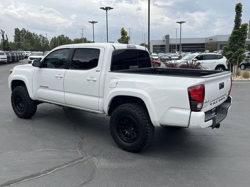 Used 2020 Toyota Tacoma SR5 w/ Technology Package AWD/4WD image 11