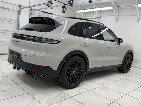 Certified 2026 Porsche Cayenne GTS AWD/4WD image 11
