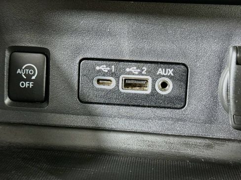 Used 2024 Nissan Sentra SV FWD image 12