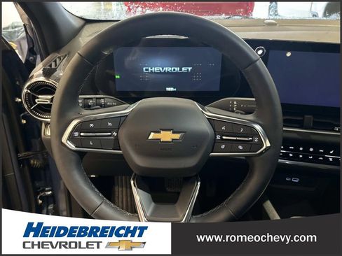 Certified 2025 Chevrolet Equinox LT w/ Convenience Package II image 17