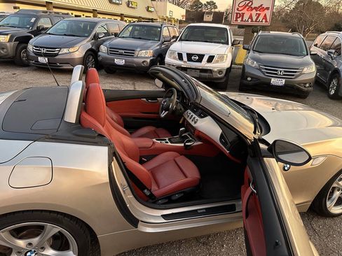 Used 2011 BMW Z4 sDrive30i image 23