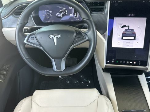 Used 2018 Tesla Model X 75D AWD/4WD image 14