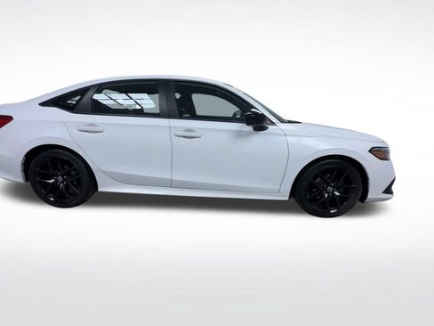 Used 2023 Honda Civic Sport image 9