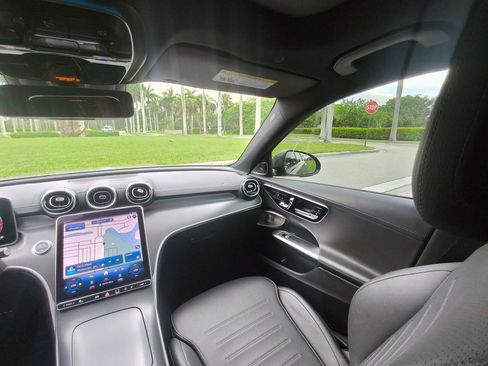 Used 2024 Mercedes-Benz C 300 Sedan image 12