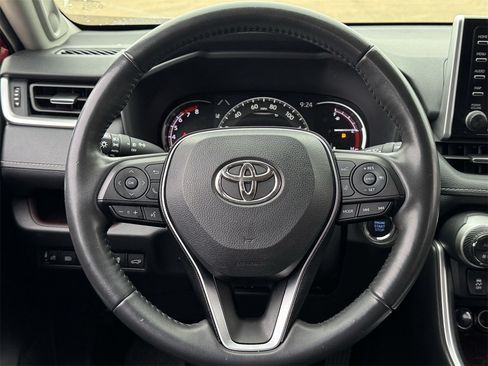 Used 2021 Toyota RAV4 Limited image 11