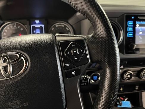 Used 2016 Toyota Tacoma TRD Sport w/ Towing Package image 27
