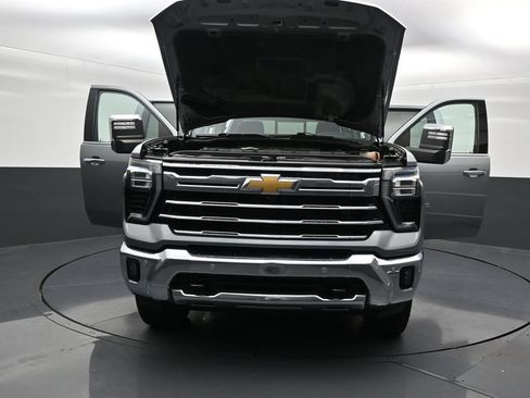 Used 2024 Chevrolet Silverado 2500 LTZ w/ LTZ Convenience Package AWD/4WD image 37