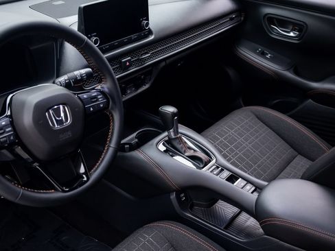 Used 2025 Honda HR-V Sport image 14