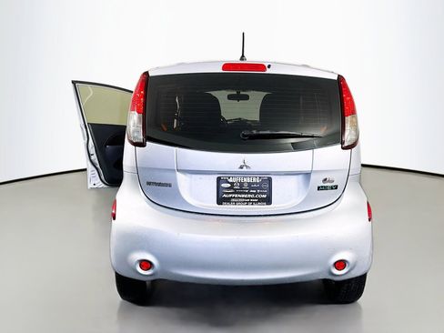 Used 2012 Mitsubishi i SE RWD image 6