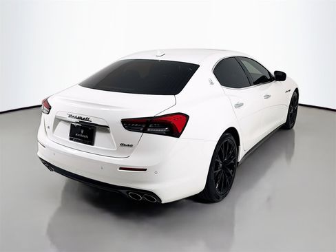Used 2021 Maserati Ghibli S image 7