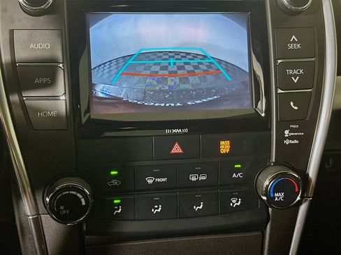 Used 2016 Toyota Camry SE FWD image 24