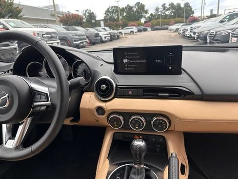 Used 2025 MAZDA MX-5 Miata Grand Touring RWD image 24