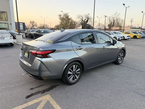 Used 2021 Nissan Versa SV image 7